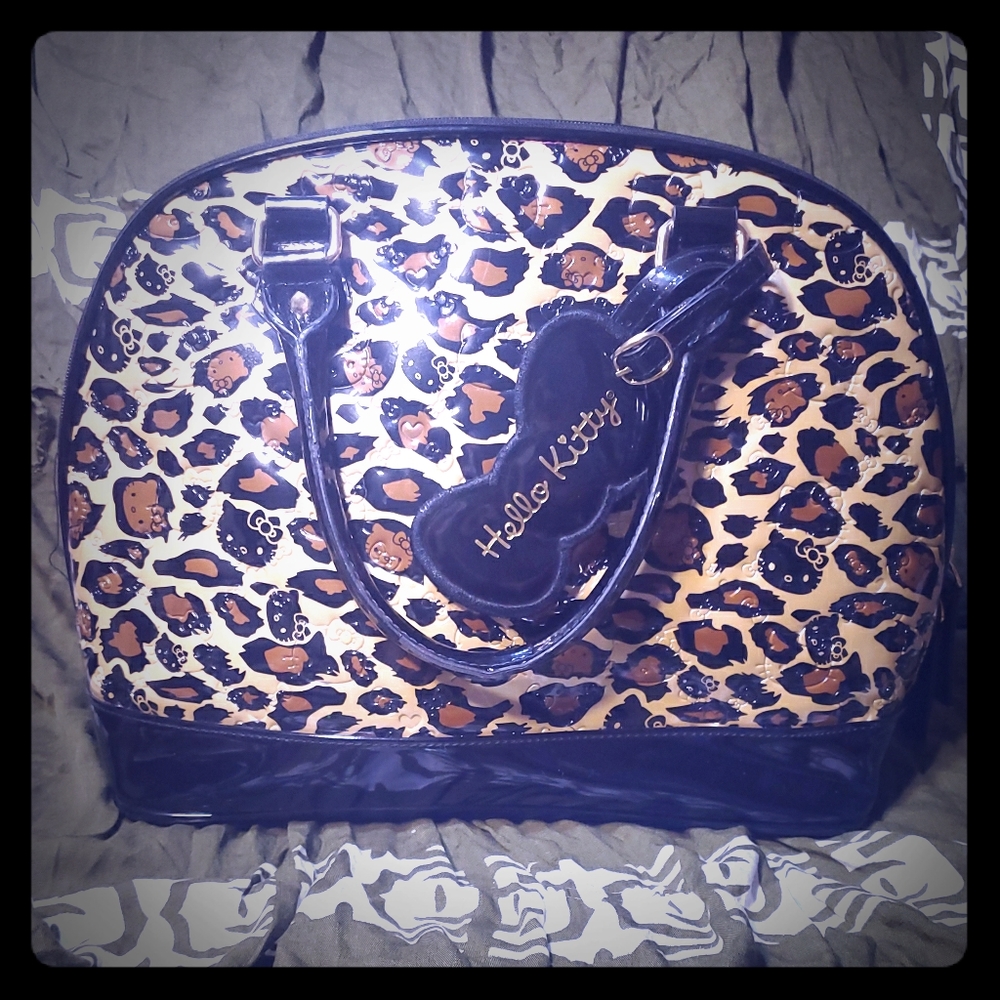 *** LOUNGEFLY *** (REAL) Hello Kitty Bowlers Bag